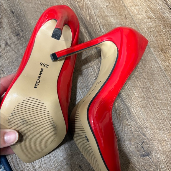 Women’s pumps heels red - Picture 3 of 4